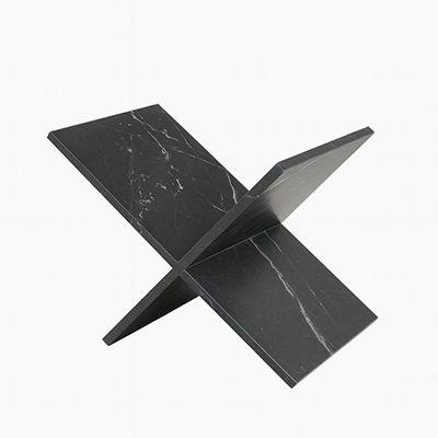 Revistero en X negro